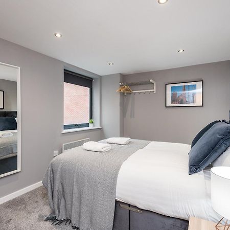 Host Apartments - Contemporary 3 Bed Apt With Balcony - Perfect For Long Stays Liverpool Exterior foto